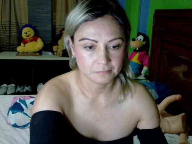 Charlizetheron1 webcam