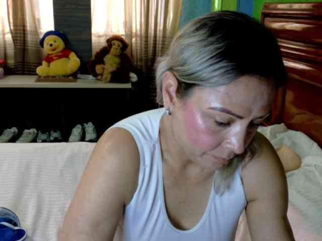 Charlizetheron1 webcam
