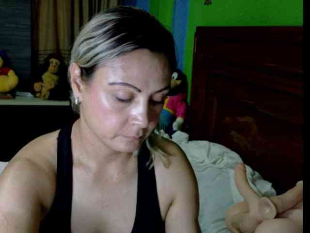 Charlizetheron1 webcam