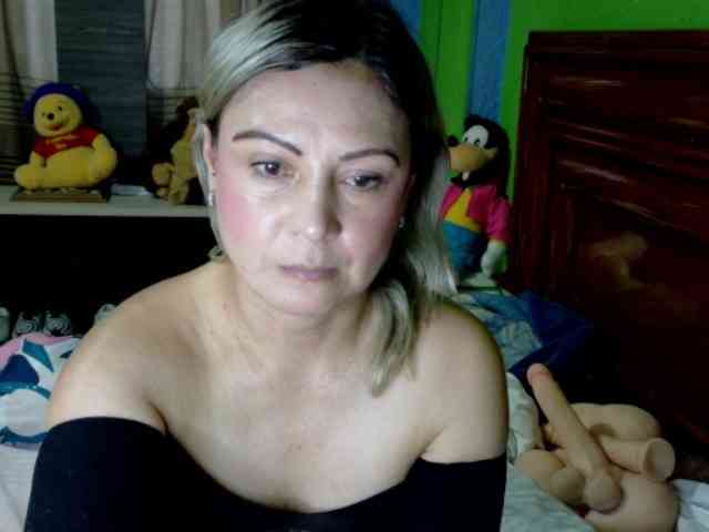 Charlizetheron1 webcam