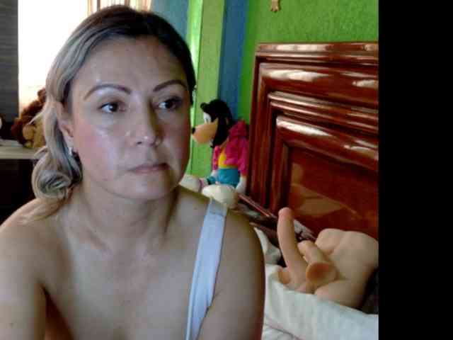 Charlizetheron1 webcam