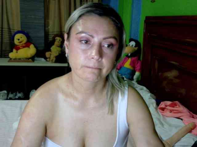 Charlizetheron1 webcam