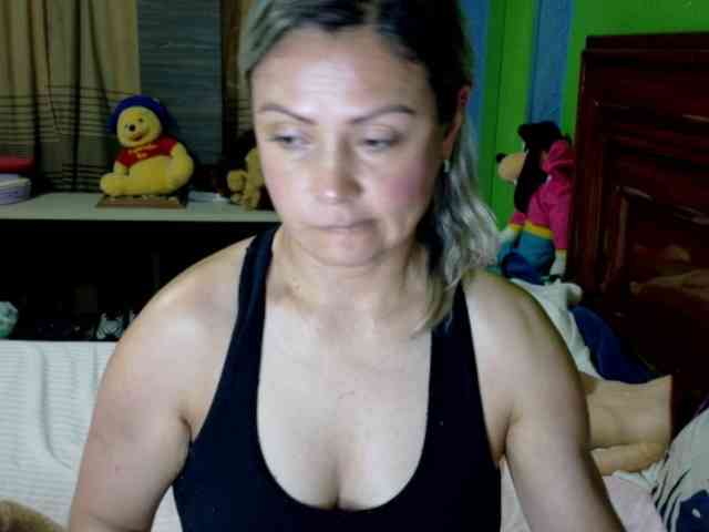Charlizetheron1 webcam