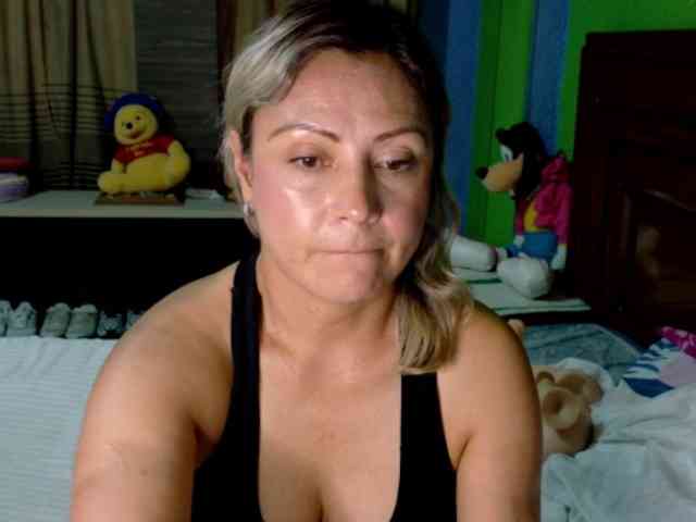Charlizetheron1 webcam