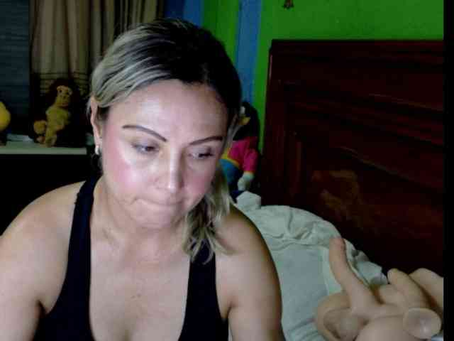 Charlizetheron1 webcam