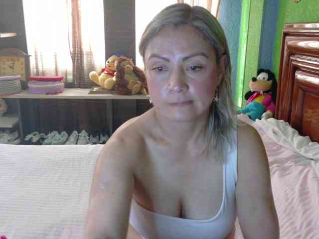 Charlizetheron1 webcam