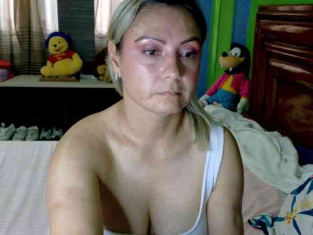 Charlizetheron1 webcam