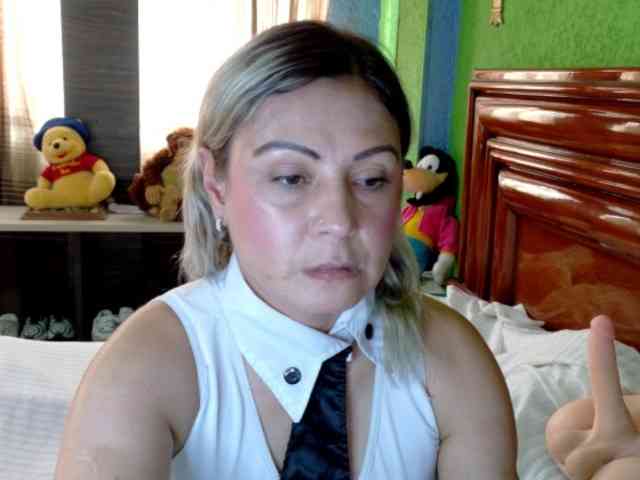 Charlizetheron1 webcam