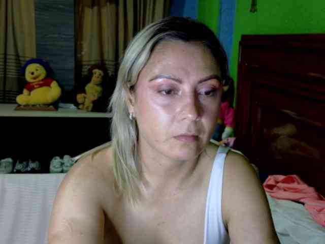 Charlizetheron1 webcam