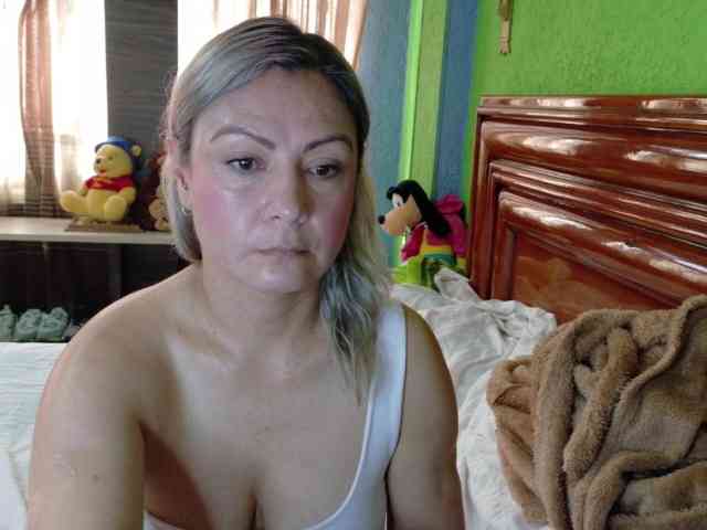 Charlizetheron1 webcam