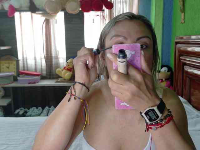 Charlizetheron1 webcam