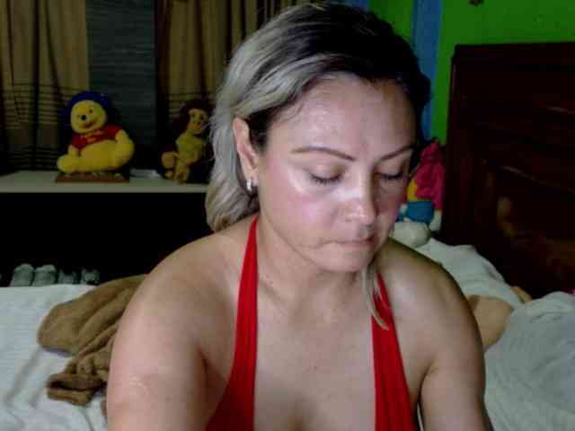 Charlizetheron1 webcam