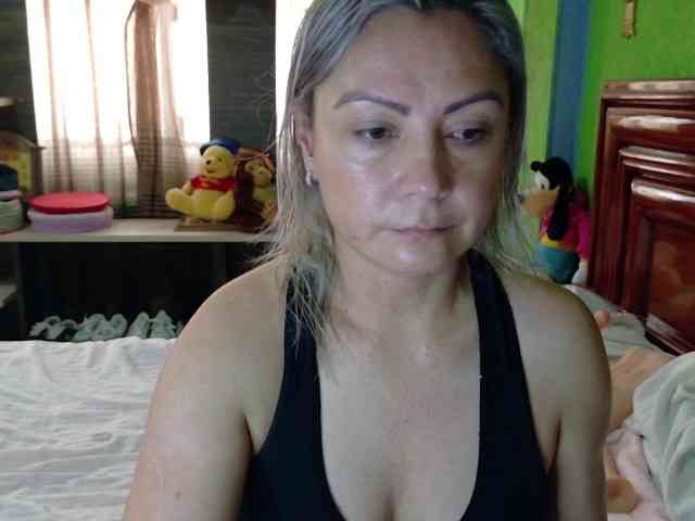 Charlizetheron1 webcam