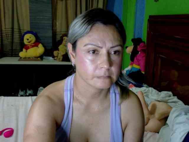 Charlizetheron1 webcam