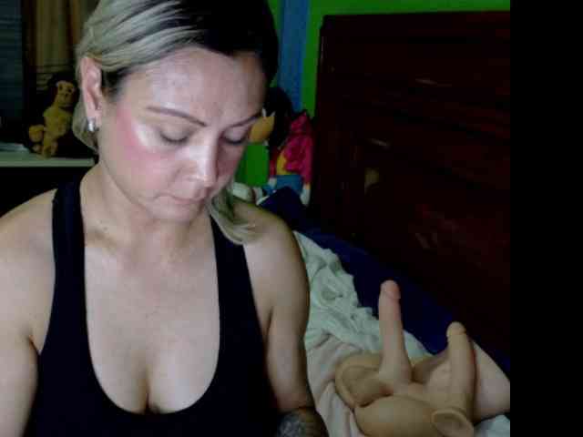 Charlizetheron1 webcam