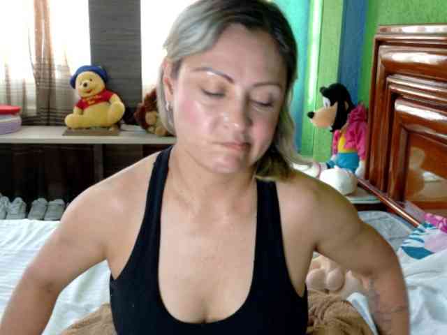 Charlizetheron1 webcam