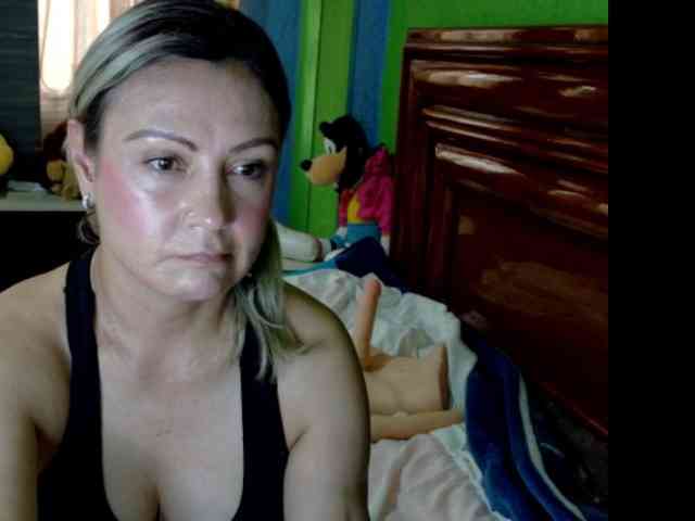 Charlizetheron1 webcam