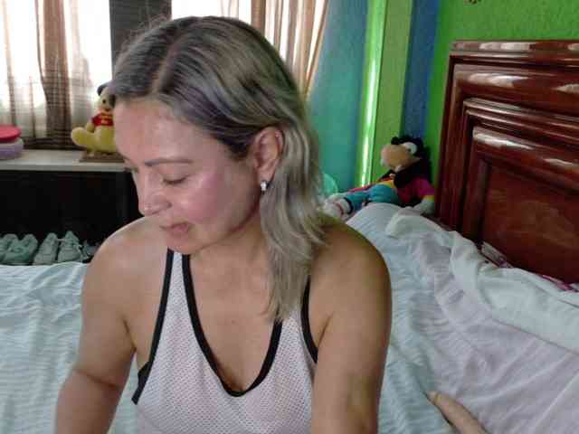 Charlizetheron1 webcam