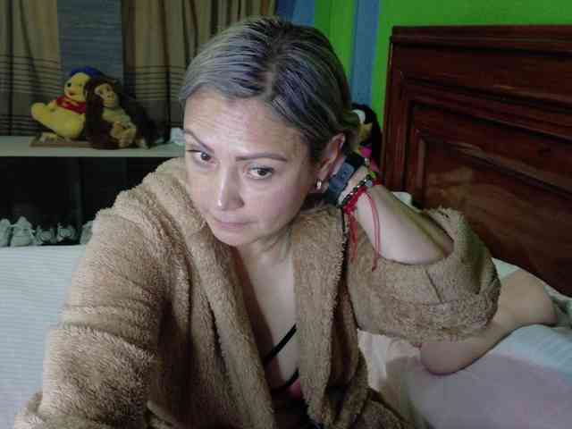 Charlizetheron1 webcam