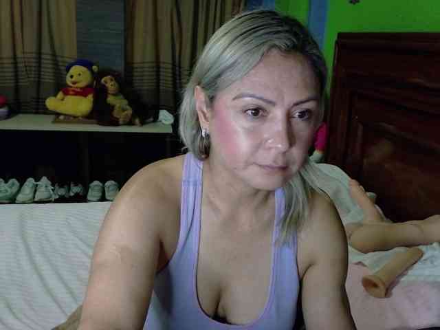 Charlizetheron1 webcam