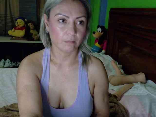 Charlizetheron1 webcam