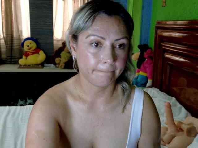 Charlizetheron1 webcam