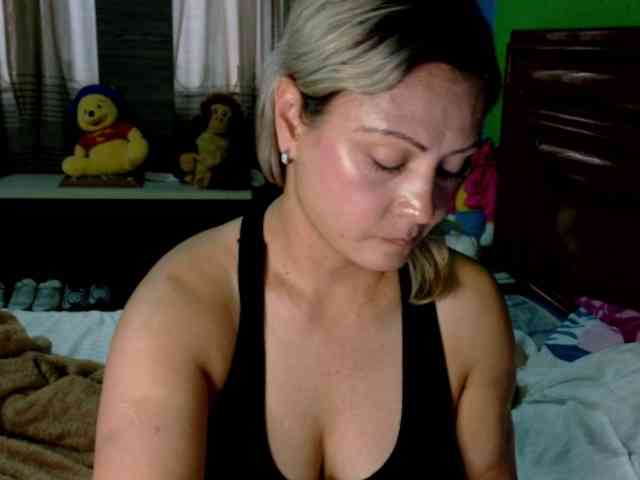Charlizetheron1 webcam