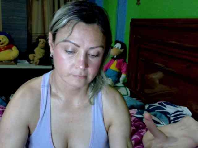 Charlizetheron1 webcam