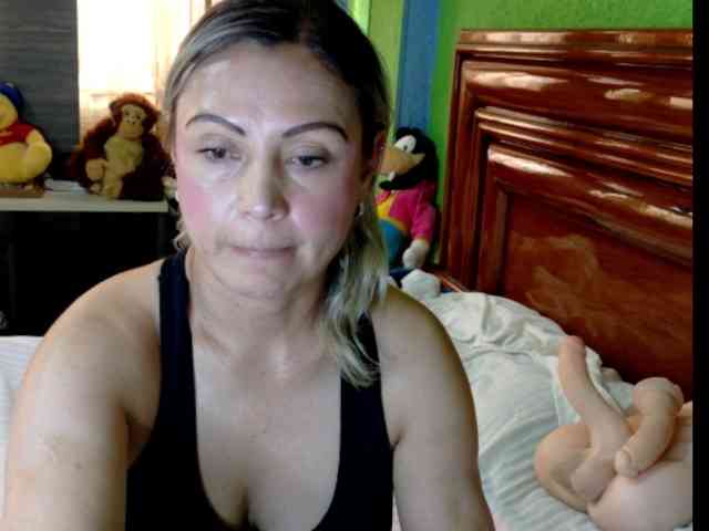 Charlizetheron1 webcam