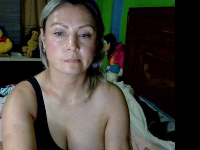 Charlizetheron1 webcam