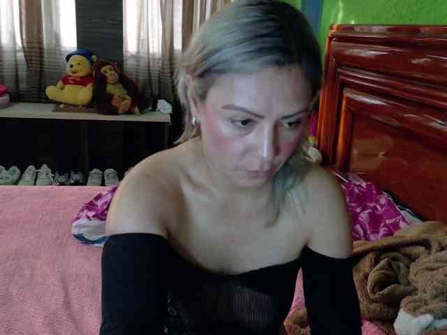 Charlizetheron1 webcam