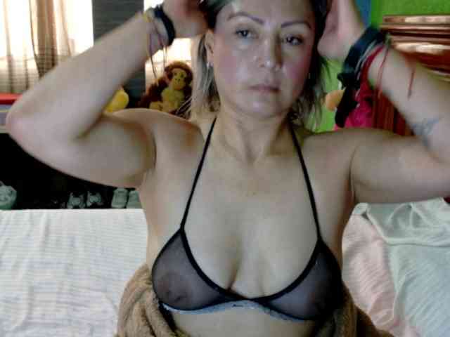 Charlizetheron1 Live Webcam on BongaCams