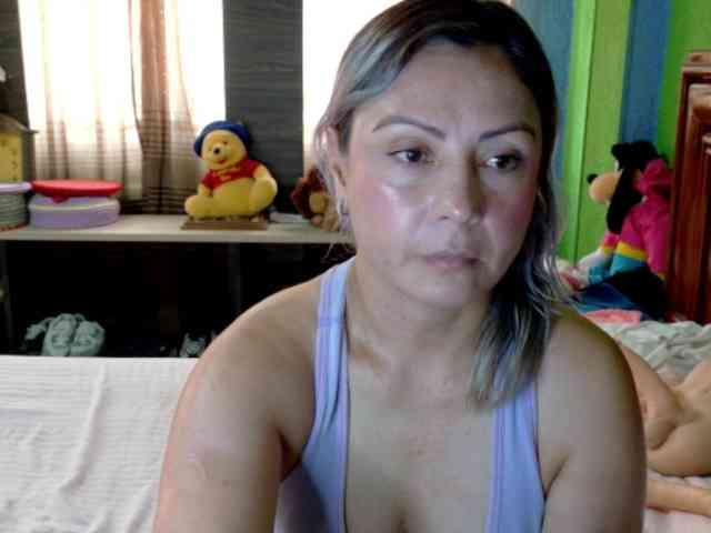 Charlizetheron1 webcam