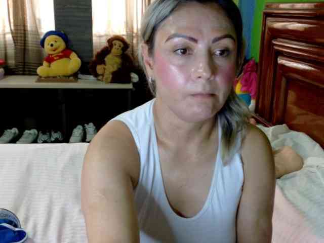 Charlizetheron1 webcam