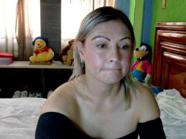 Charlizetheron1 webcam