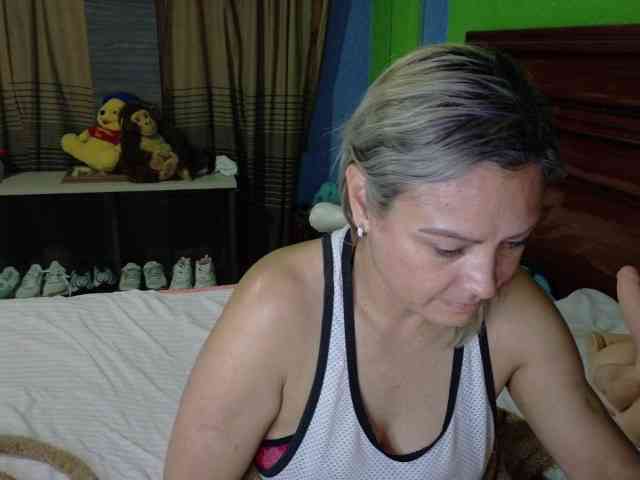 Charlizetheron1 webcam