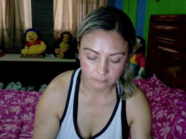 Charlizetheron1 webcam