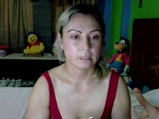 Charlizetheron1 webcam