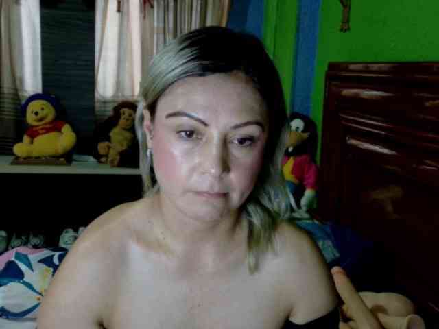 Charlizetheron1 webcam