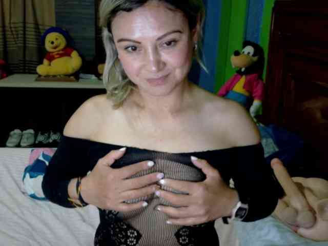 Charlizetheron1 webcam