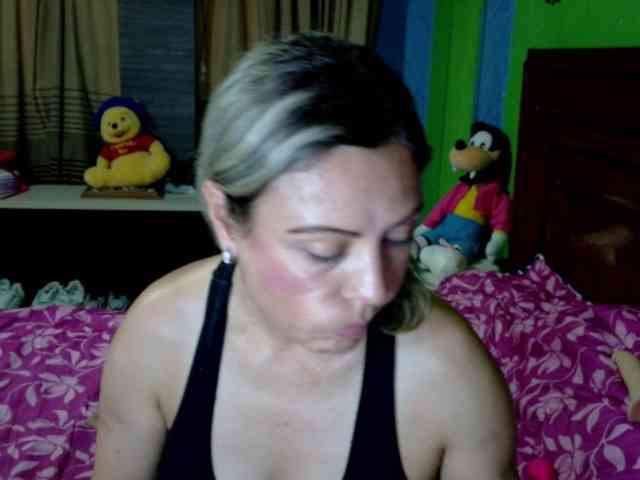 Charlizetheron1 webcam