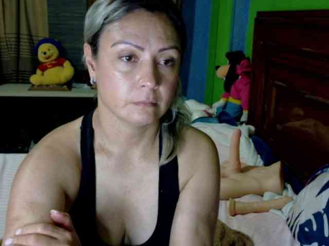Charlizetheron1 webcam
