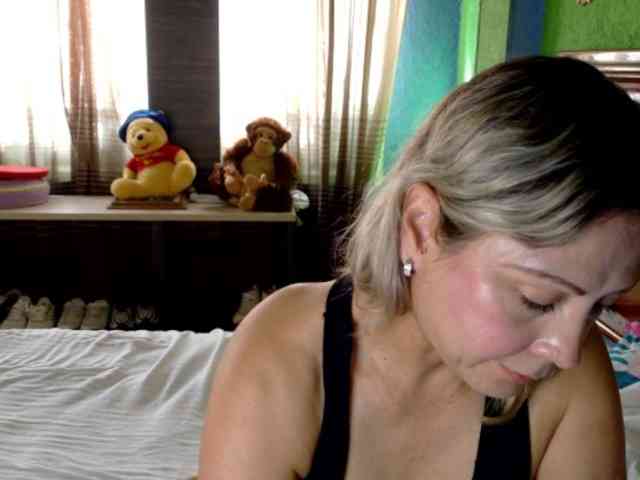 Charlizetheron1 webcam