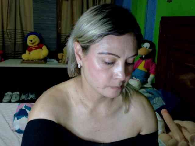 Charlizetheron1 webcam