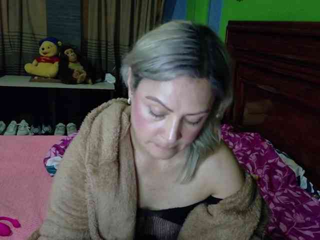 Charlizetheron1 webcam