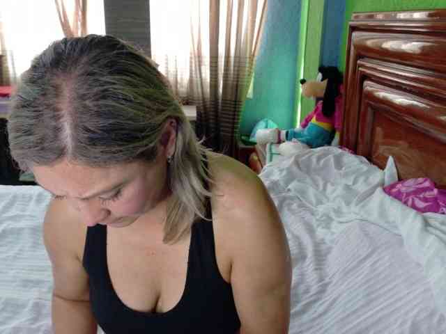 Charlizetheron1 webcam