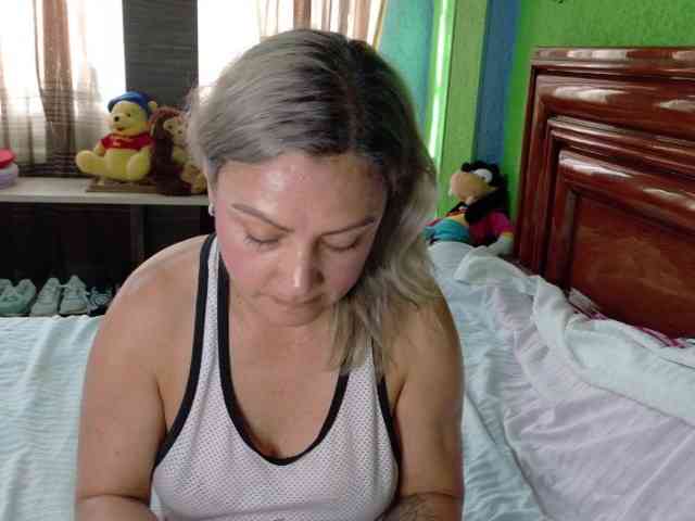 Charlizetheron1 webcam