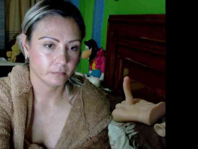 Charlizetheron1 webcam