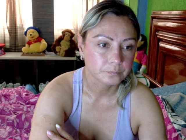 Charlizetheron1 webcam