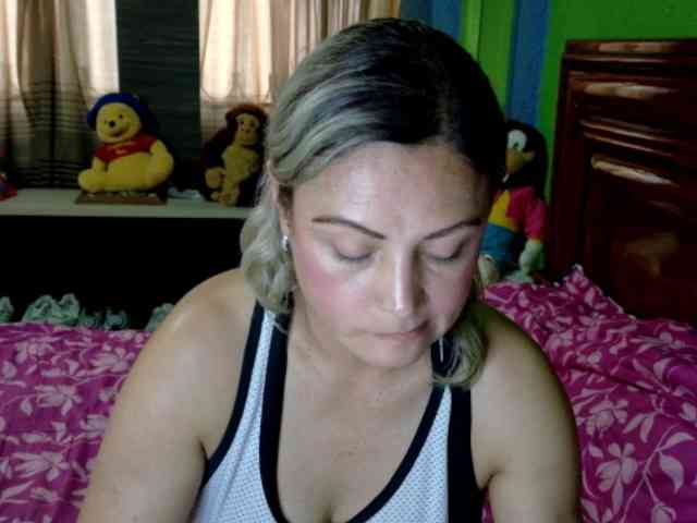 Charlizetheron1 webcam